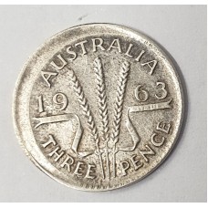 AUSTRALIA 1963 . THREEPENCE . ERROR . RARE BROADSTRUCK